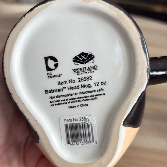 DC Comics Batman 3D Shaped Mug - Picture 5 of 5